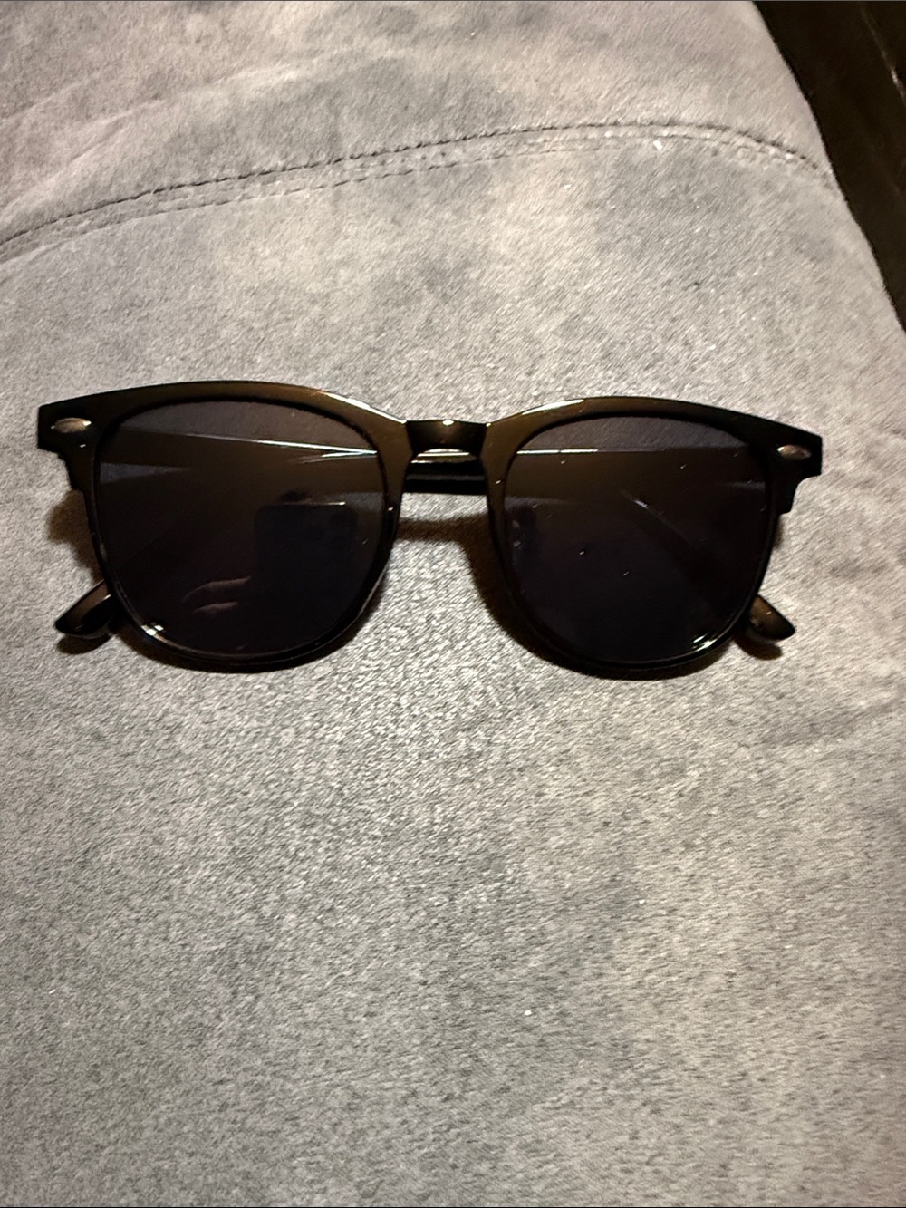 Classic Black Round Sunglasses